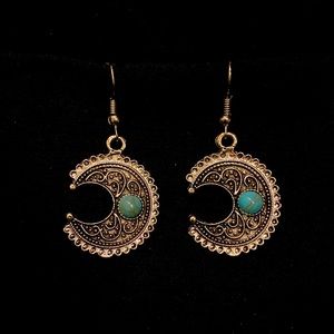 NWOT 🛍 Bundle for DISCOUNTS off Merch or Shipping